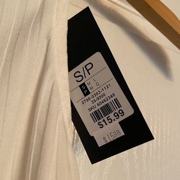 4/25 $   Zip Up Bodysuit - Picture 2 of 5